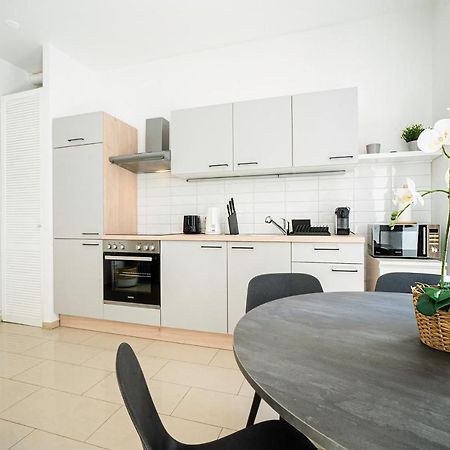 Chic Newly-Renovated Apartment Steps From Subway In Vienna'S Hernals District Экстерьер фото